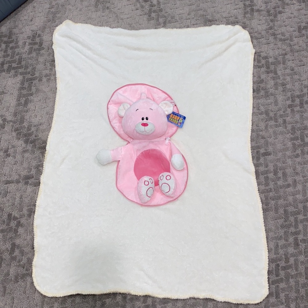 New with tags Pink Teddy Bear Zip Up Cream Blanket.